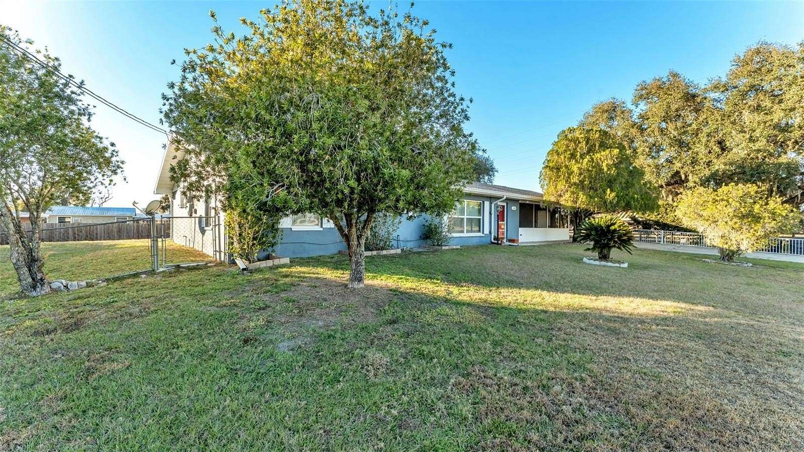 3.1 Acres of Residential Land with Home for Sale in Lakeland, Florida