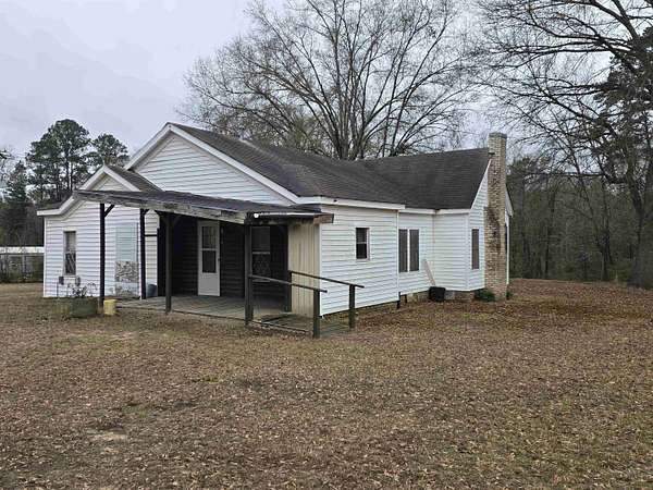 1.52 Acres of Residential Land with Home for Sale in Diana, Texas