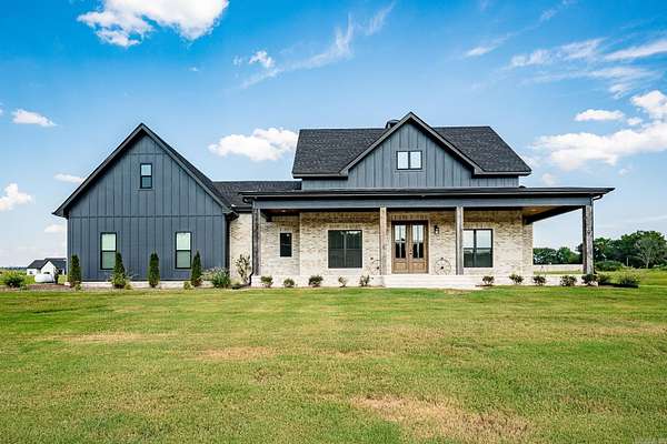 1.5 Acres of Residential Land with Home for Sale in Greenbrier, Arkansas