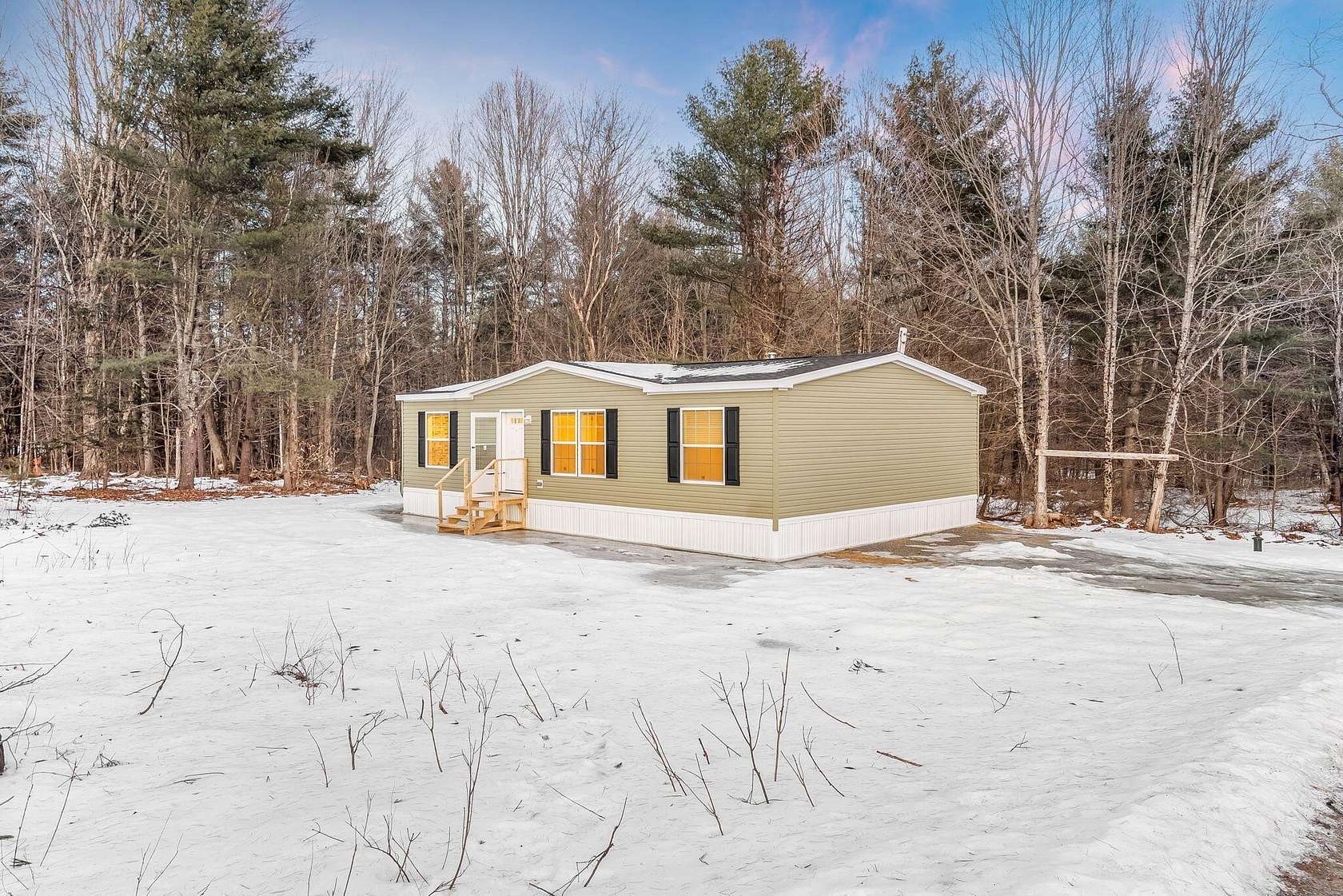 2 Acres of Residential Land with Home for Sale in Winthrop, Maine