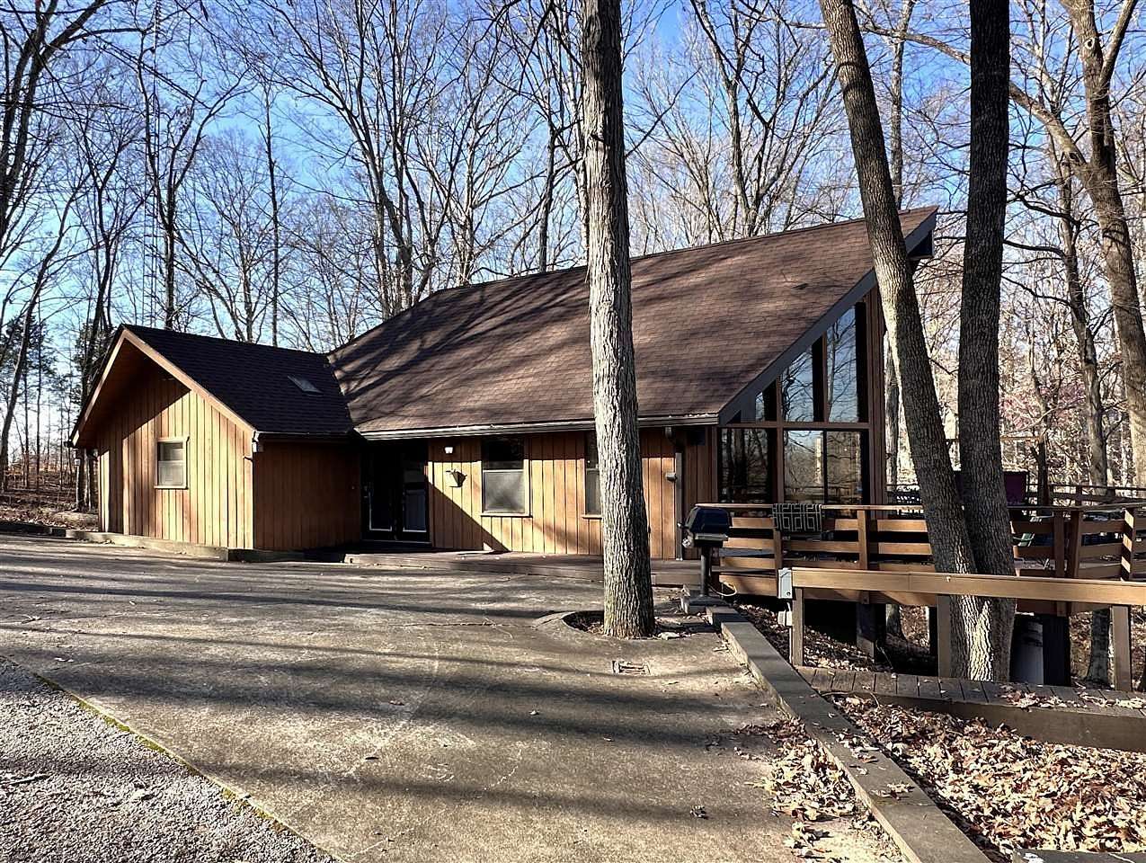 1.58 Acres of Residential Land with Home for Sale in Scottsville, Kentucky