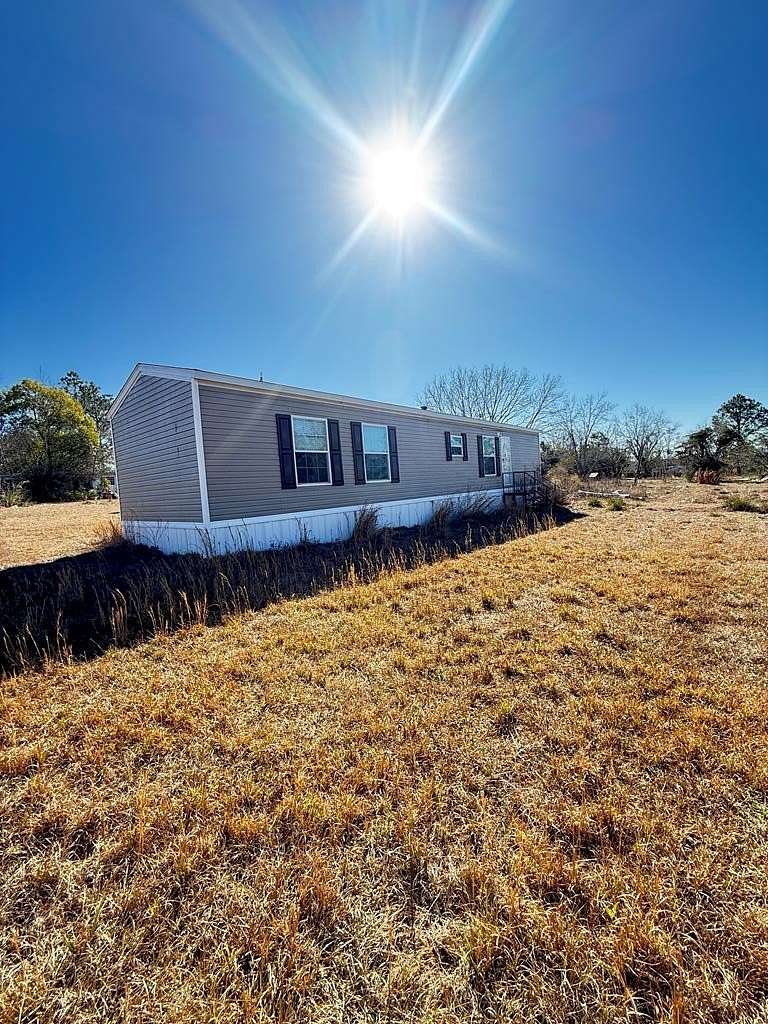 2.6 Acres of Residential Land with Home for Sale in Douglas, Georgia