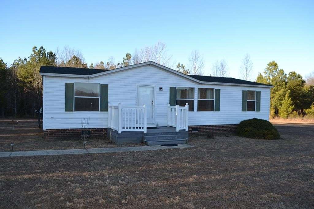 2 Acres of Residential Land with Home for Sale in Pamplin City, Virginia