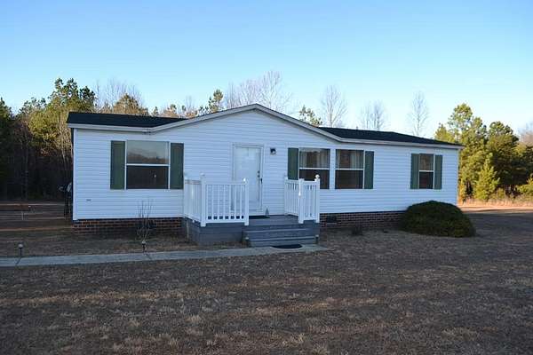 2 Acres of Residential Land with Home for Sale in Pamplin City, Virginia