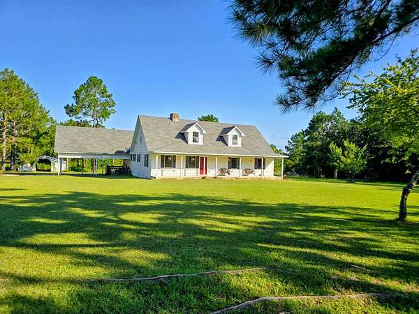 9 Acres of Residential Land with Home for Sale in Hazlehurst, Georgia