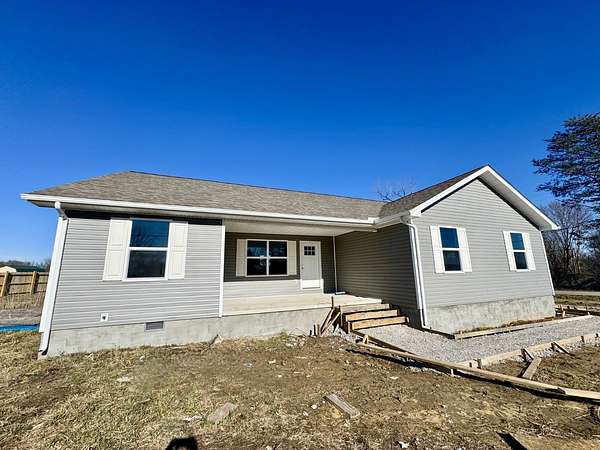 1.73 Acres of Residential Land with Home for Sale in Clarkrange, Tennessee