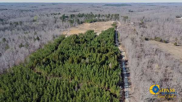 16 Acres of Recreational Land for Sale in Parsons, Tennessee