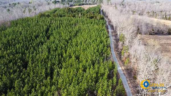 18 Acres of Recreational Land for Sale in Parsons, Tennessee