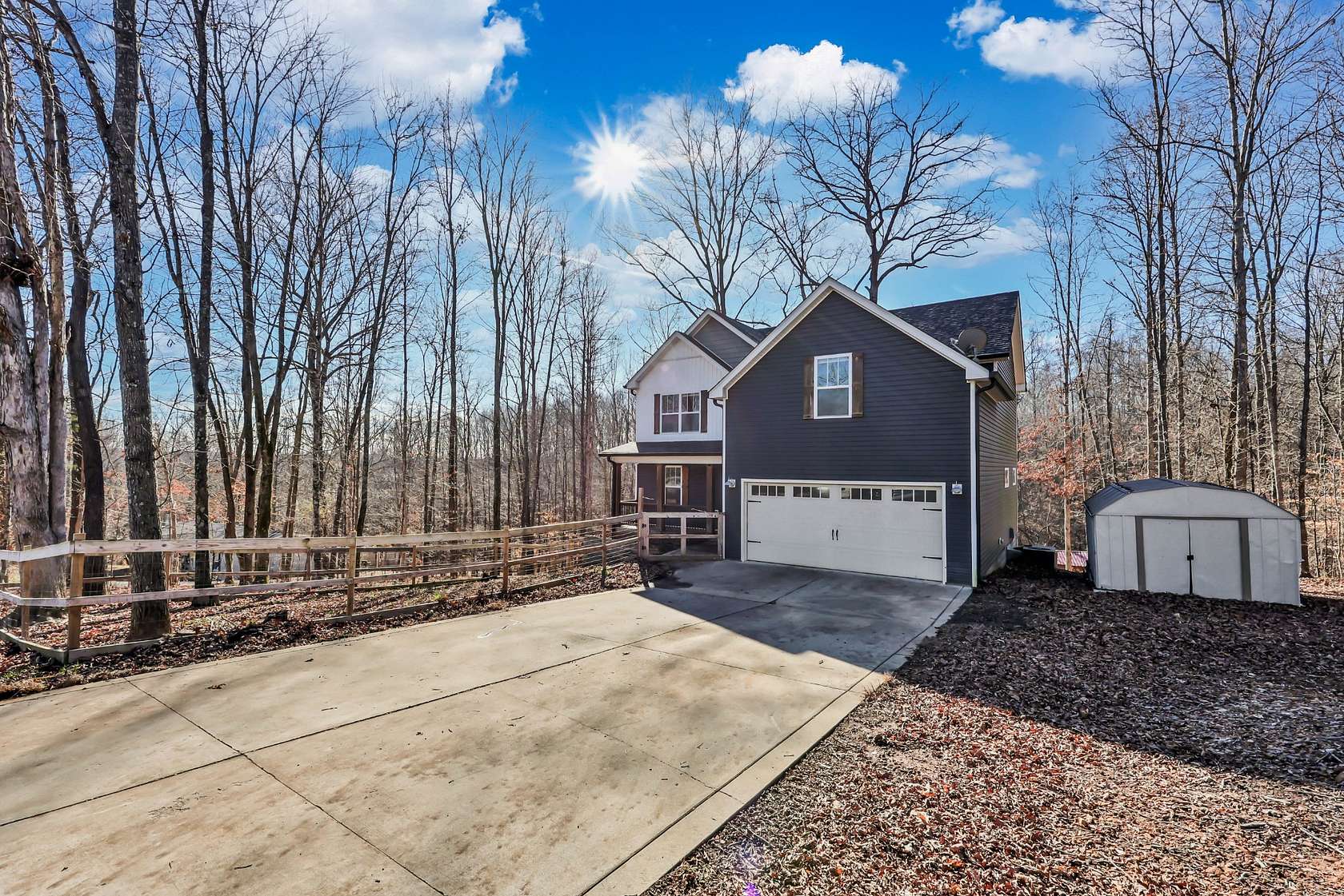 1.5 Acres of Land with Home for Sale in Clarksville, Tennessee