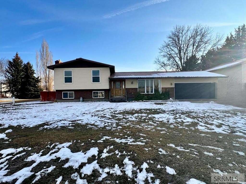 2.19 Acres of Residential Land with Home for Sale in Blackfoot, Idaho