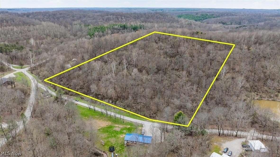 19 Acres of Recreational Land for Sale in New Lexington, Ohio
