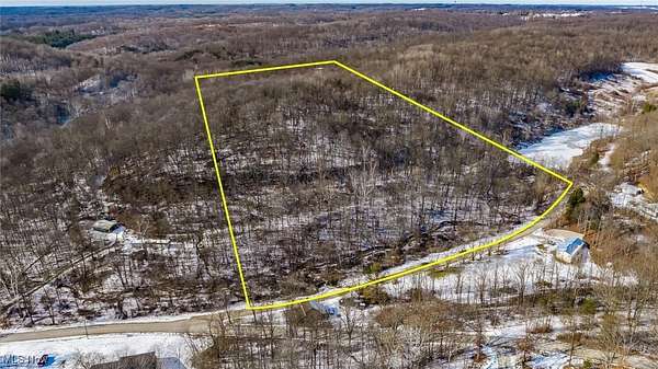 19 Acres of Recreational Land for Sale in New Lexington, Ohio