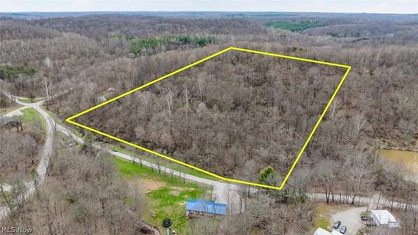 19 Acres of Recreational Land for Sale in New Lexington, Ohio