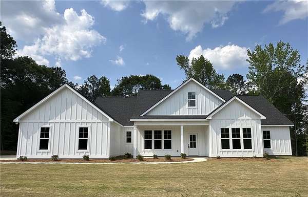 10 Acres of Land with Home for Sale in Salem, Alabama