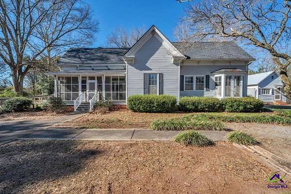 2.16 Acres of Residential Land with Home for Sale in Fort Valley, Georgia