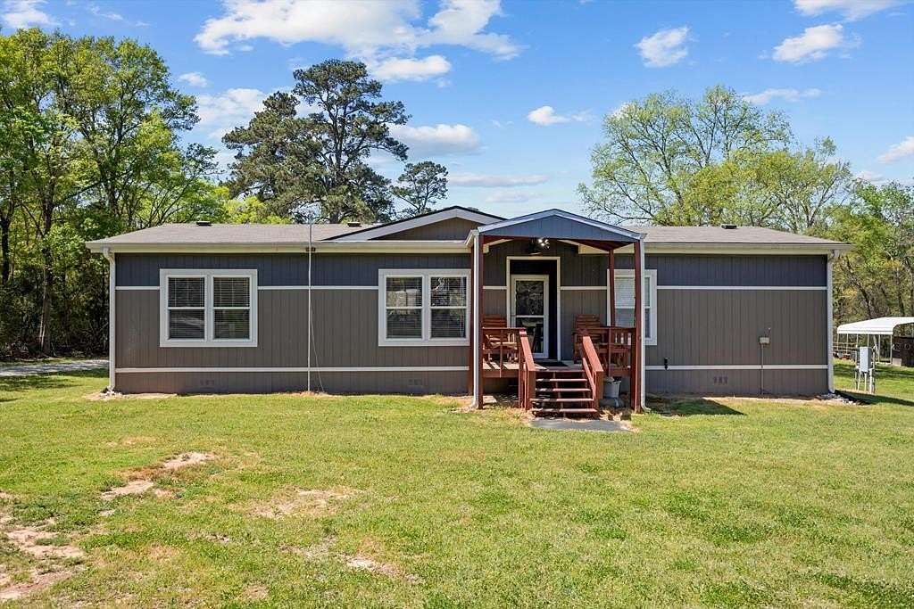 102 Acres of Agricultural Land with Home for Sale in Crockett, Texas