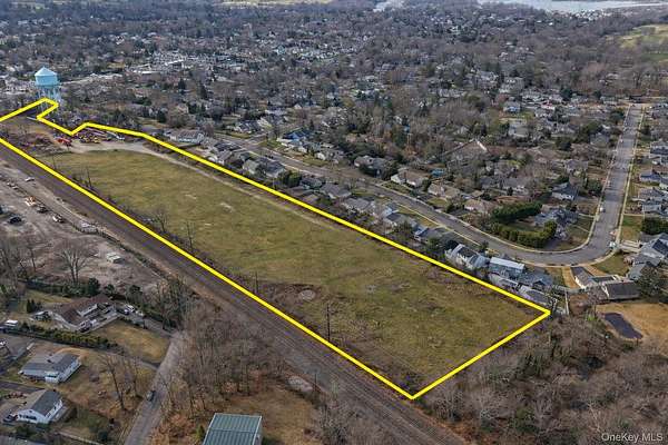 7.7 Acres of Residential Land for Sale in Glen Head, New York