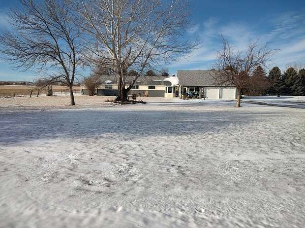 2 Acres of Residential Land with Home for Sale in Glendive, Montana