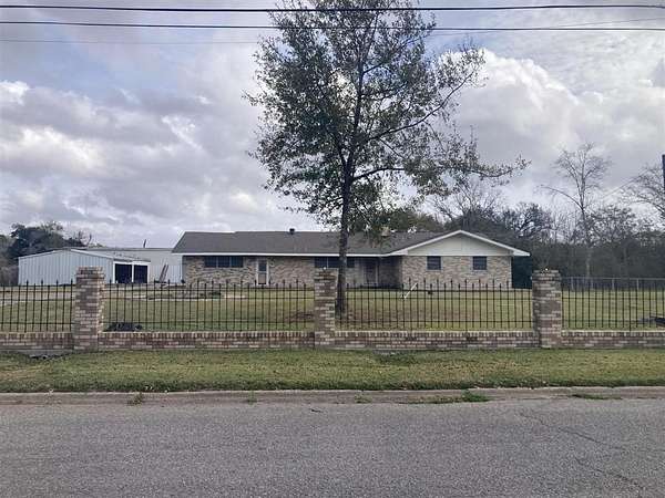 3.83 Acres of Residential Land with Home for Sale in Sulphur, Louisiana