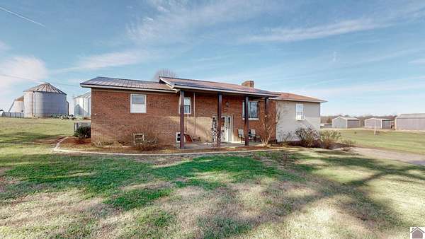 139 Acres of Land with Home for Sale in Murray, Kentucky