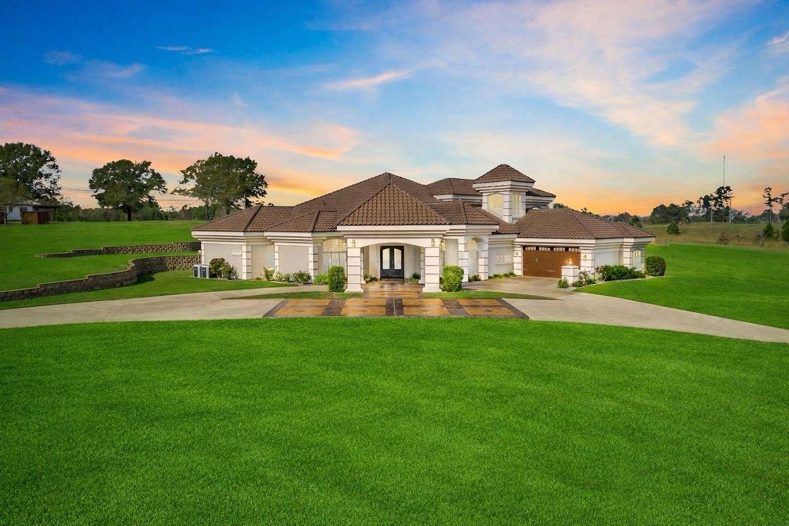 6.27 Acres of Residential Land with Home for Sale in Longview, Texas