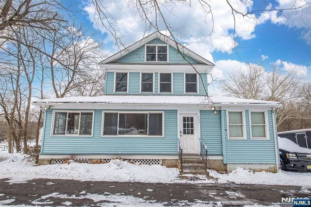 1.65 Acres of Residential Land with Home for Sale in Mahwah, New Jersey