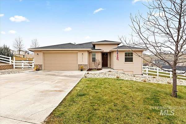 2 Acres of Residential Land with Home for Sale in Star, Idaho