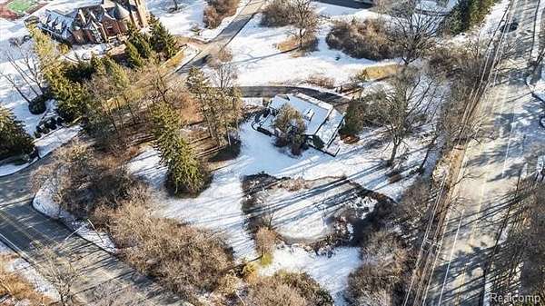 2.32 Acres of Residential Land for Sale in Bloomfield Township, Michigan