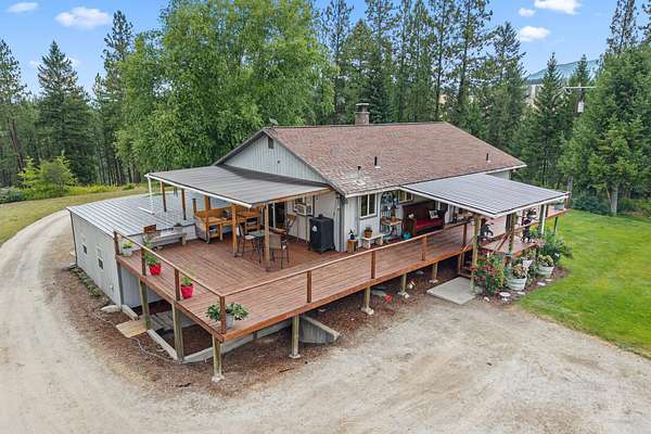 21 Acres of Land with Home for Sale in Colville, Washington