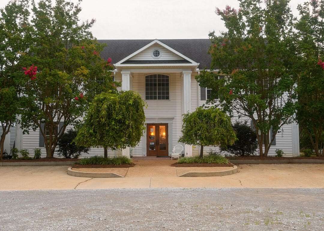 6.17 Acres of Improved Commercial Land for Sale in Pontotoc, Mississippi