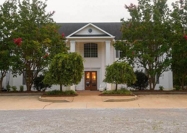 6.17 Acres of Improved Commercial Land for Sale in Pontotoc, Mississippi