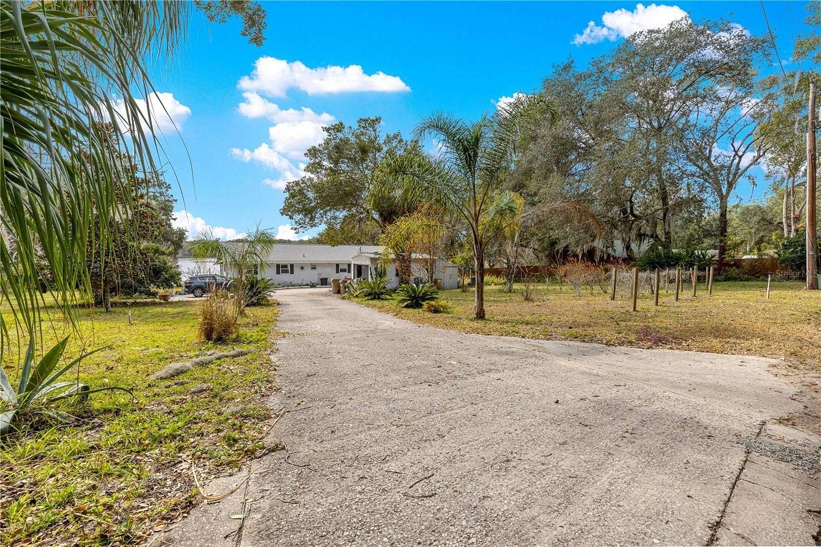 2.1 Acres of Residential Land with Home for Sale in Fruitland Park, Florida