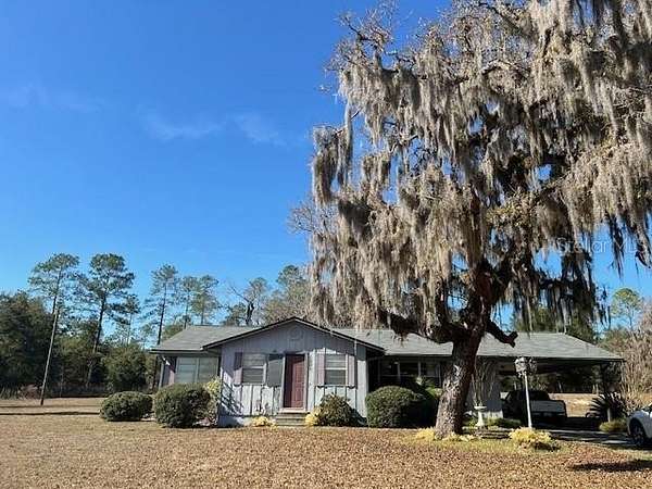 13.4 Acres of Land with Home for Sale in Trenton, Florida