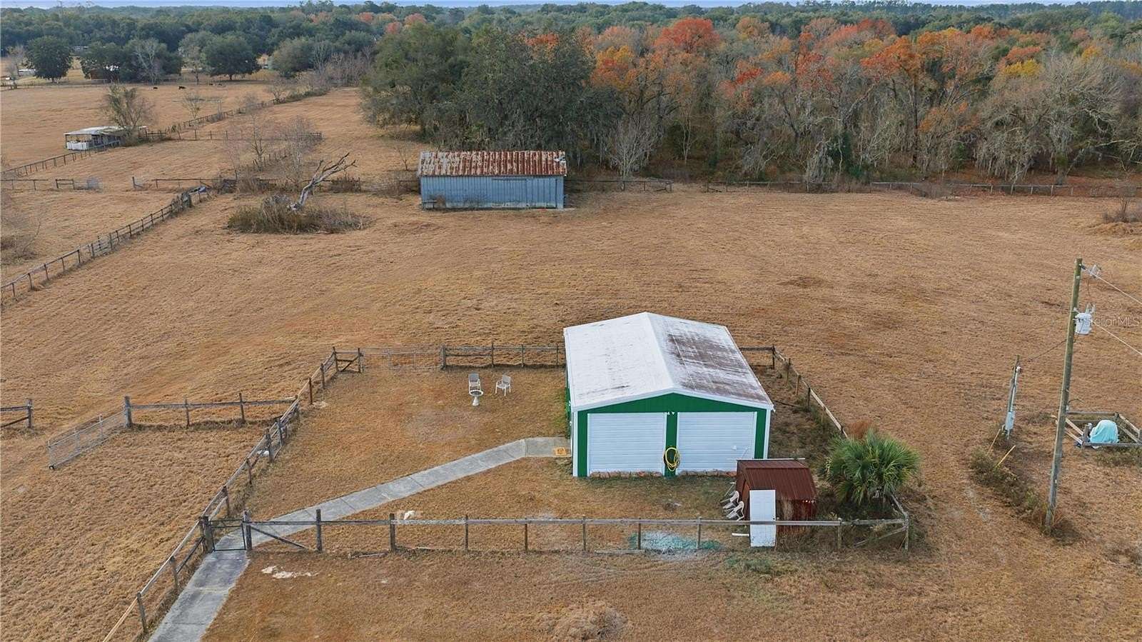14.1 Acres of Land with Home for Sale in Summerfield, Florida