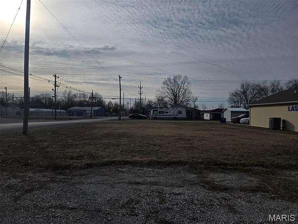 0.16 Acres of Commercial Land for Sale in Carlyle, Illinois