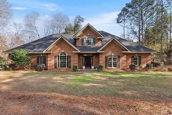 2 Acres of Residential Land with Home for Sale in Eastman, Georgia