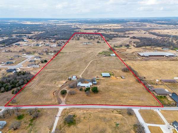 64.4 Acres of Land with Home for Sale in Paradise, Texas