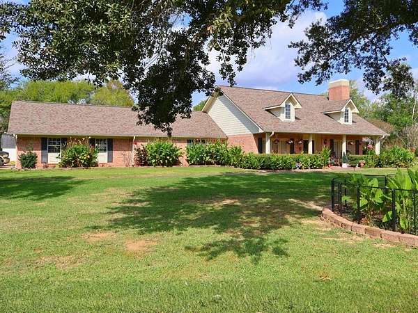 3.74 Acres of Residential Land with Home for Sale in Arcola, Texas