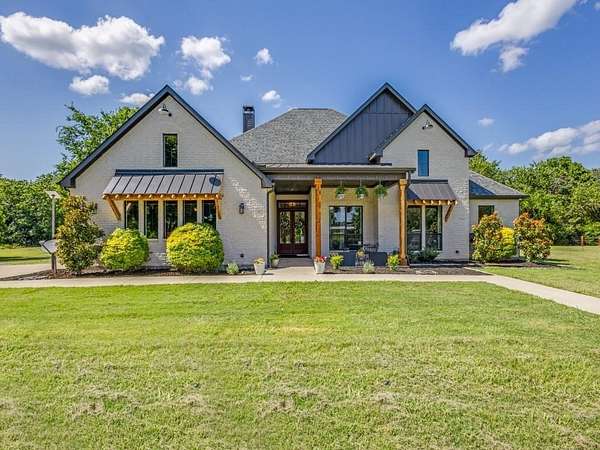 6.52 Acres of Land with Home for Sale in Tioga, Texas