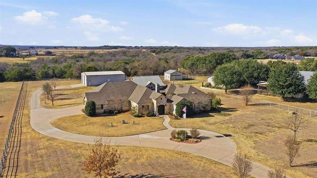 2.25 Acres of Land with Home for Sale in Granbury, Texas