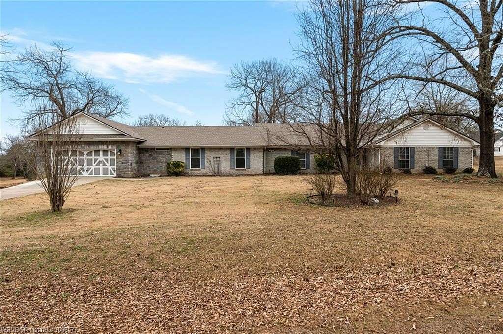 2.75 Acres of Residential Land with Home for Sale in Lavaca, Arkansas