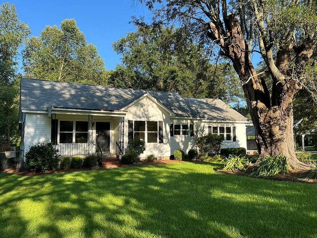 2 Acres of Residential Land with Home for Sale in Albany, Georgia