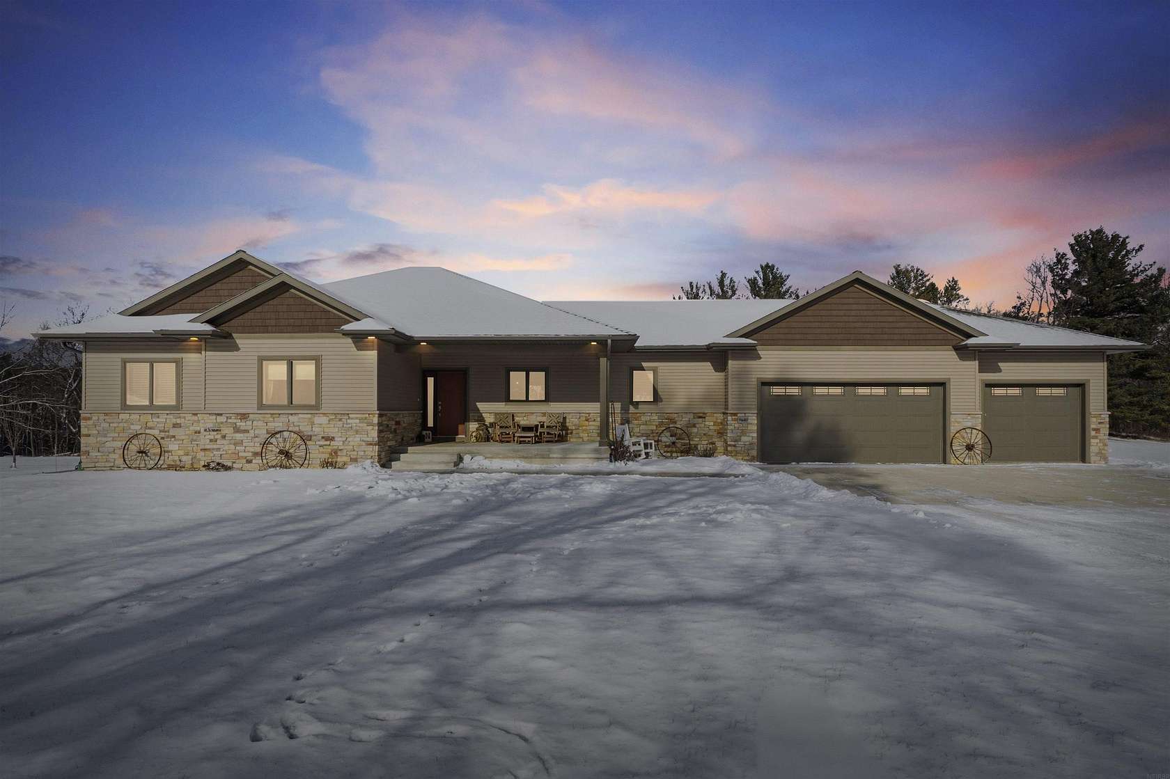 4.37 Acres of Residential Land with Home for Sale in Janesville, Iowa