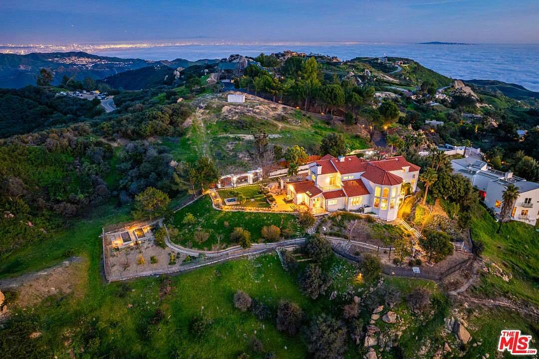 2.5 Acres of Residential Land with Home for Lease in Topanga, California