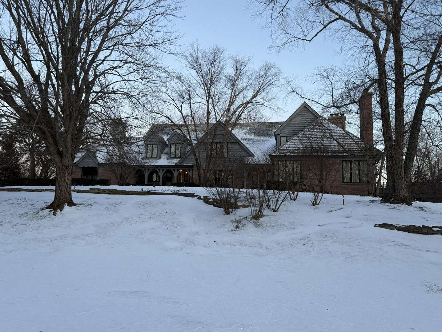 1.52 Acres of Residential Land with Home for Sale in Inverness, Illinois