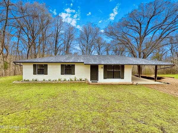 1.5 Acres of Residential Land with Home for Sale in Crystal Springs, Mississippi