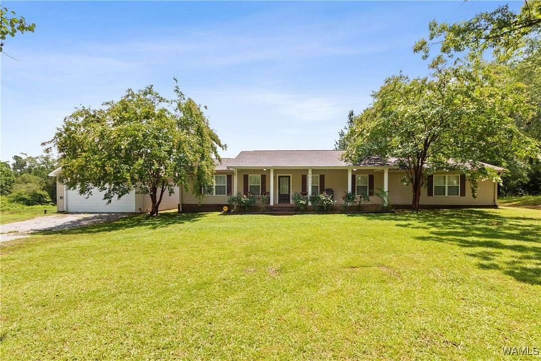 7.9 Acres of Land with Home for Sale in Gordo, Alabama