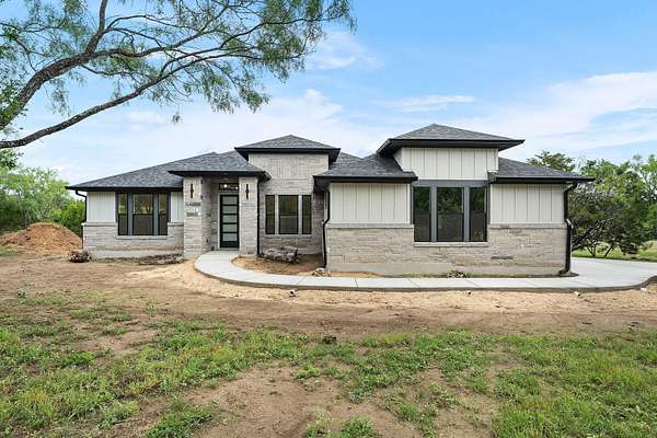 1.5 Acres of Land with Home for Sale in Bertram, Texas