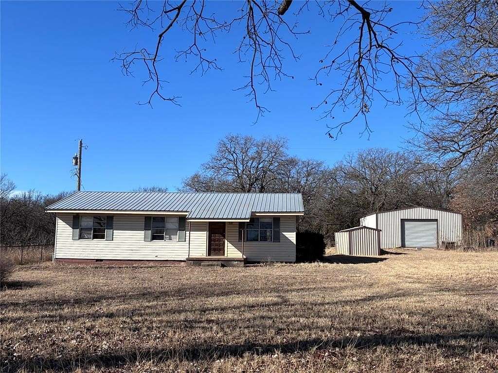 4 Acres of Residential Land with Home for Sale in Elmore City, Oklahoma