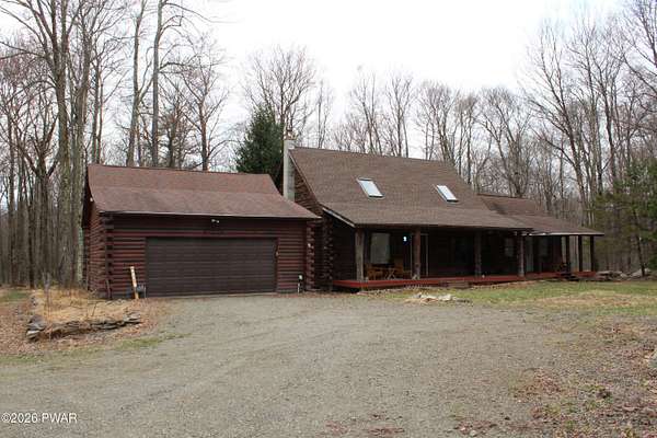 5.14 Acres of Land with Home for Lease in Canadensis, Pennsylvania